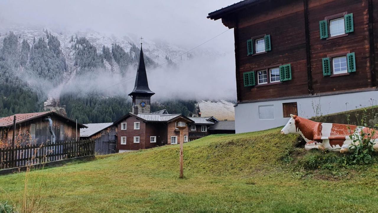 Yeti Lodge Sedrun Kültér fotó