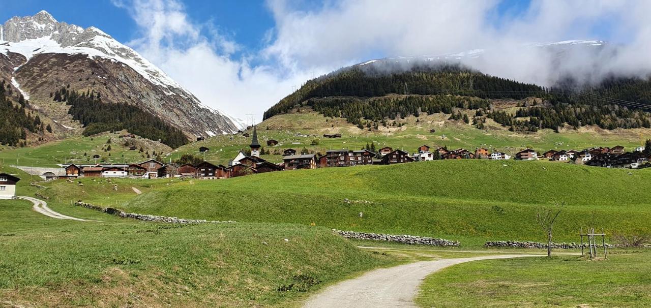 Yeti Lodge Sedrun Kültér fotó