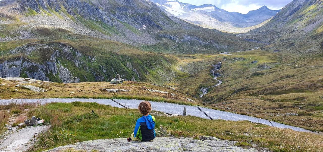 Yeti Lodge Sedrun Kültér fotó