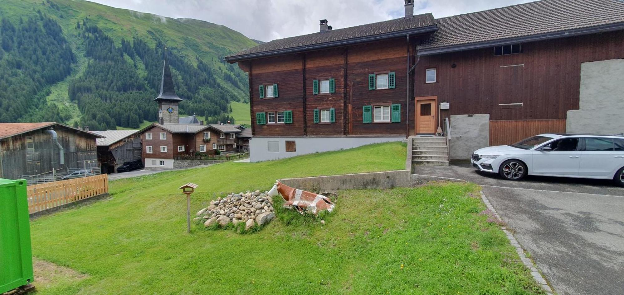 Yeti Lodge Sedrun Kültér fotó